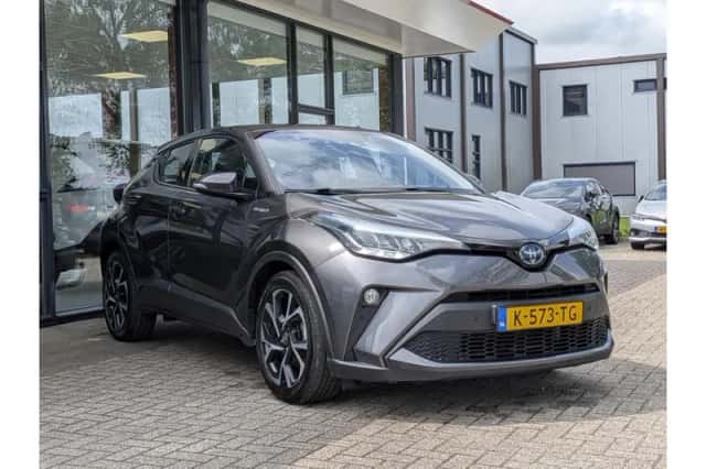 Toyota C-HR (2021) thumbnail 5