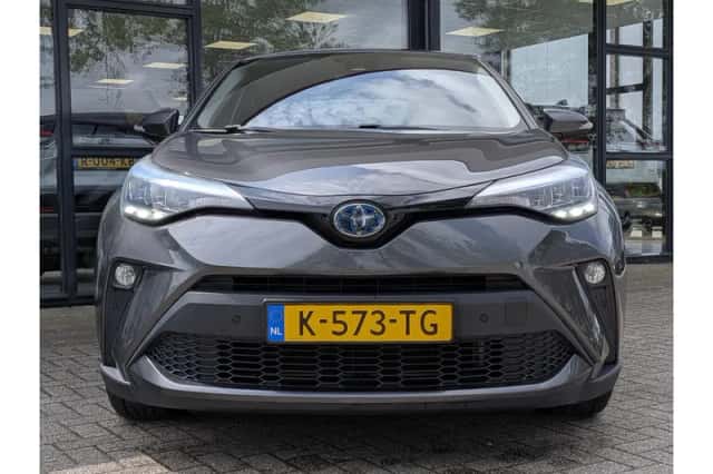 Toyota C-HR (2021) thumbnail 6