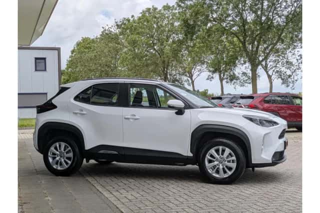 Toyota Yaris Cross (2024) thumbnail 4