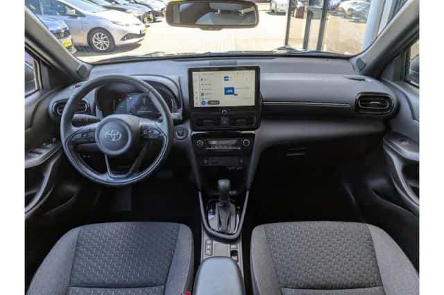 Toyota Yaris Cross (2025) thumbnail 3