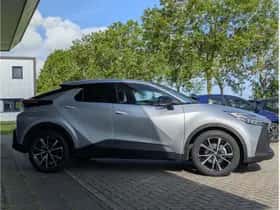 Toyota C-HR (2024) thumbnail 4