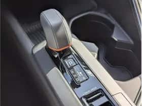 Toyota C-HR (2024) thumbnail 33