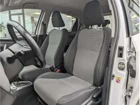 Toyota Yaris (2016) thumbnail 18