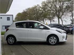Toyota Yaris (2016) thumbnail 4
