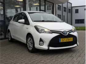 Toyota Yaris (2016) thumbnail 5