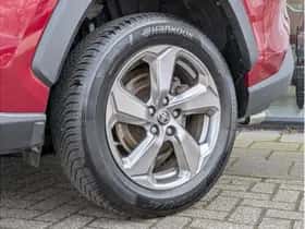 Toyota RAV4 (2019) thumbnail 2