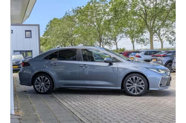 Toyota Corolla (2021) thumbnail 4