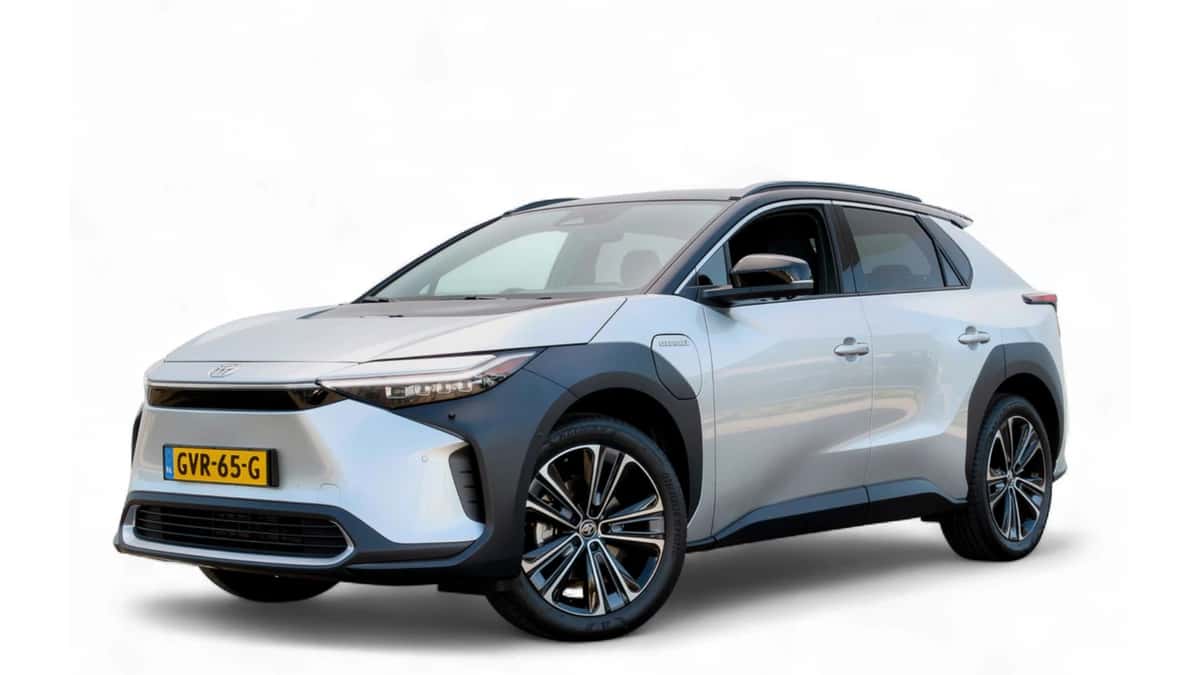 Toyota bZ4X (2024) — foto 1