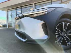 Toyota bZ4X (2024) thumbnail 6