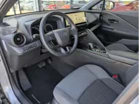 Toyota C-HR (2024) thumbnail 23