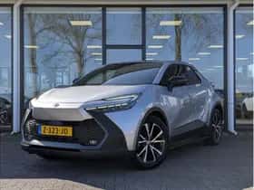 Toyota C-HR (2024) thumbnail 4