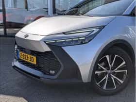 Toyota C-HR (2024) thumbnail 8