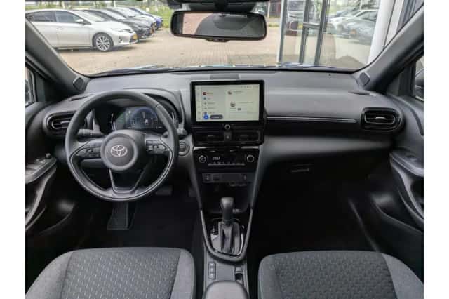 Toyota Yaris Cross (2025) thumbnail 3