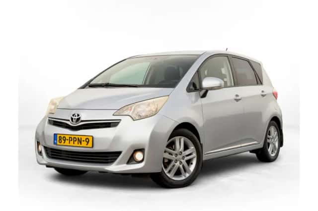 Toyota Verso-S (2011) thumbnail 1