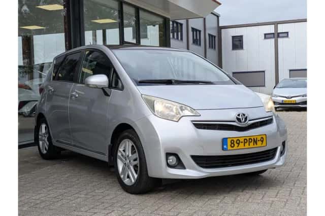 Toyota Verso-S (2011) thumbnail 5