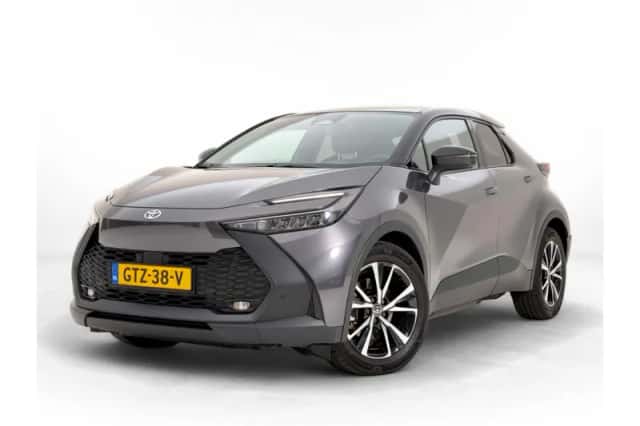Toyota C-HR (2024) thumbnail 1
