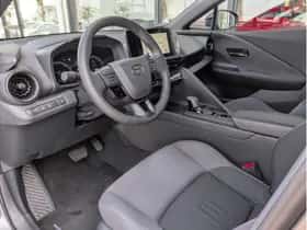Toyota C-HR (2024) thumbnail 18