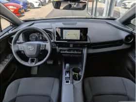 Toyota C-HR (2024) thumbnail 3