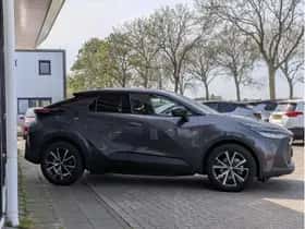 Toyota C-HR (2024) thumbnail 4