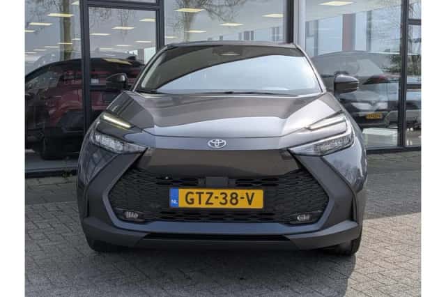Toyota C-HR (2024) thumbnail 6