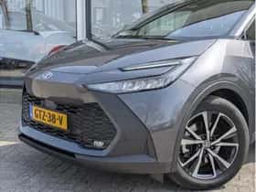 Toyota C-HR (2024) thumbnail 7