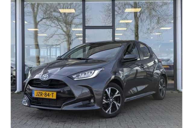 Toyota Yaris (2024) thumbnail 2