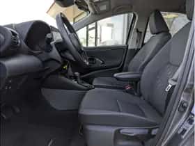 Toyota Yaris (2024) thumbnail 18