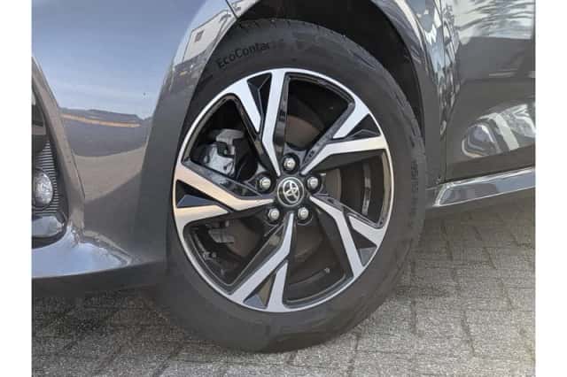 Toyota Yaris (2024) thumbnail 3
