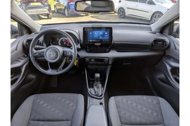 Toyota Yaris (2024) thumbnail 4