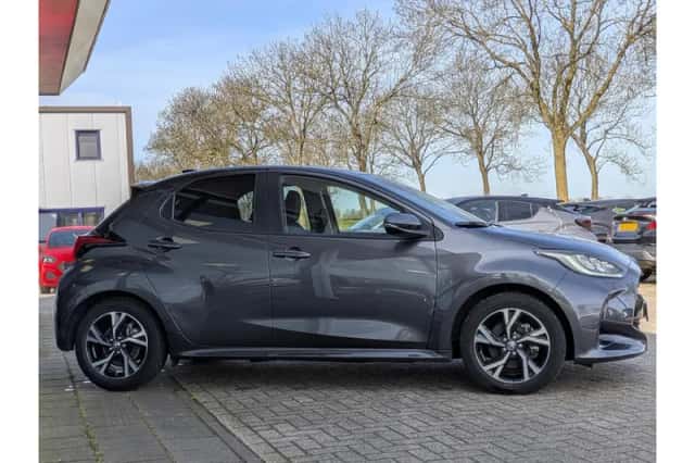 Toyota Yaris (2024) thumbnail 5