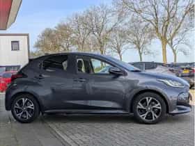 Toyota Yaris (2024) thumbnail 5
