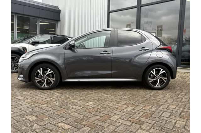 Toyota Yaris (2025) thumbnail 4