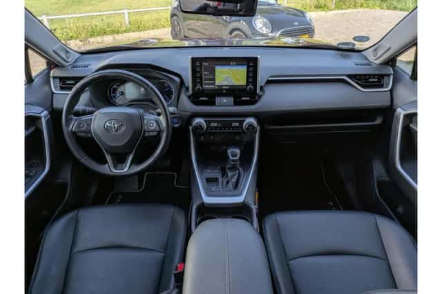 Toyota RAV4 (2019) thumbnail 3