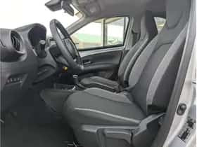 Toyota Aygo X (2022) thumbnail 17