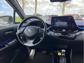 Toyota C-HR (2017) thumbnail 19