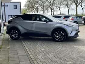 Toyota C-HR (2017) thumbnail 5