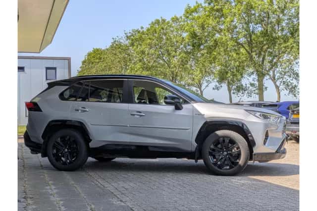 Toyota RAV4 (2019) thumbnail 4