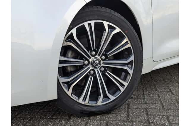 Toyota Corolla (2019) thumbnail 3