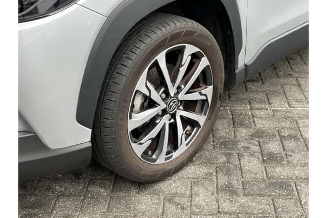 Toyota Corolla (2024) thumbnail 3