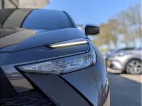 Toyota C-HR (2024) thumbnail 7