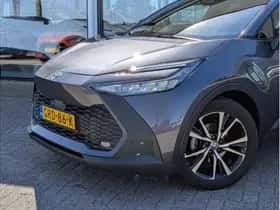 Toyota C-HR (2024) thumbnail 8