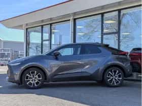 Toyota C-HR (2024) thumbnail 9