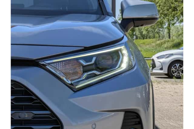 Toyota RAV4 (2019) thumbnail 6