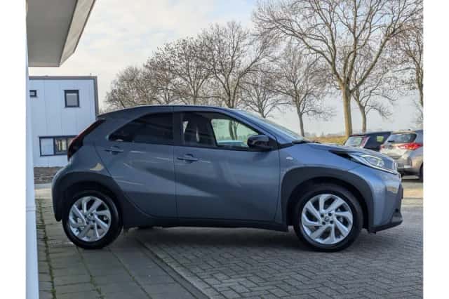 Toyota Aygo X (2024) thumbnail 4