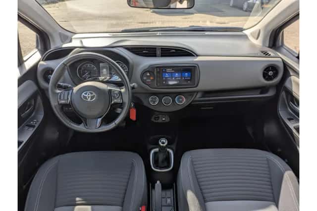 Toyota Yaris (2019) thumbnail 3