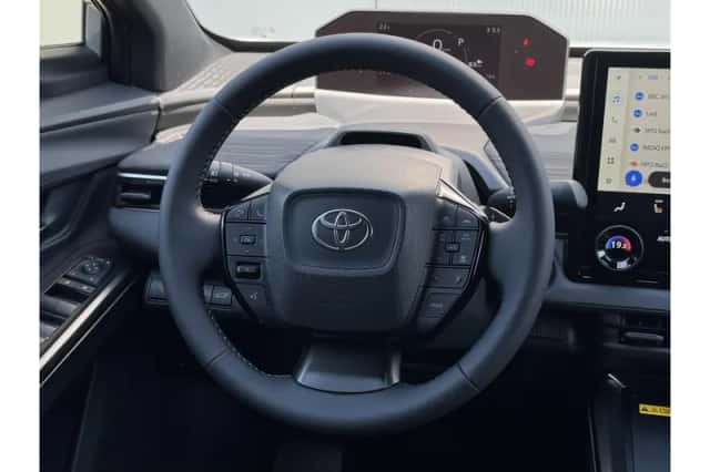 Toyota C-HR+ (2026) thumbnail 4