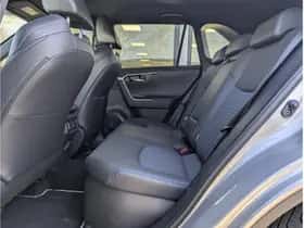 Toyota RAV4 (2024) thumbnail 18