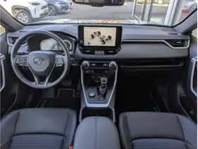 Toyota RAV4 (2024) thumbnail 3