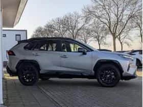 Toyota RAV4 (2024) thumbnail 4