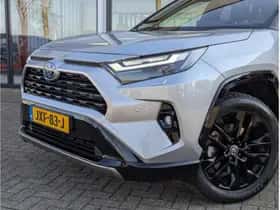 Toyota RAV4 (2024) thumbnail 9